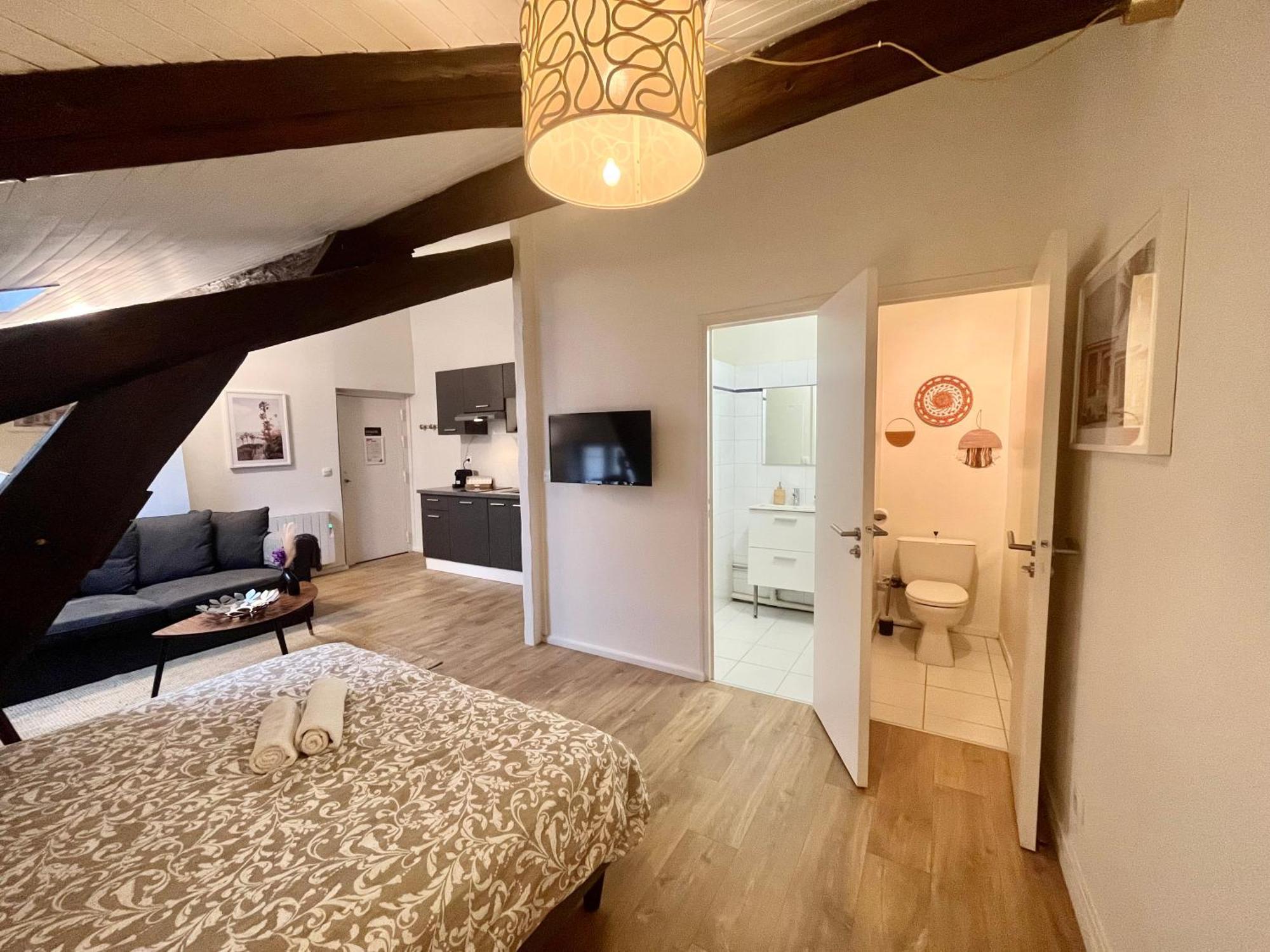 Suite Polka Лион Экстерьер фото